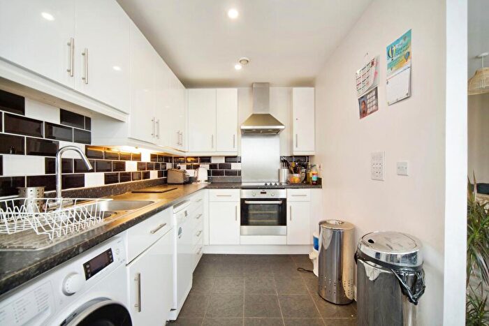 2 Bedroom Flat For Sale In Coppermill Heights, Ferry Lane, London, N17