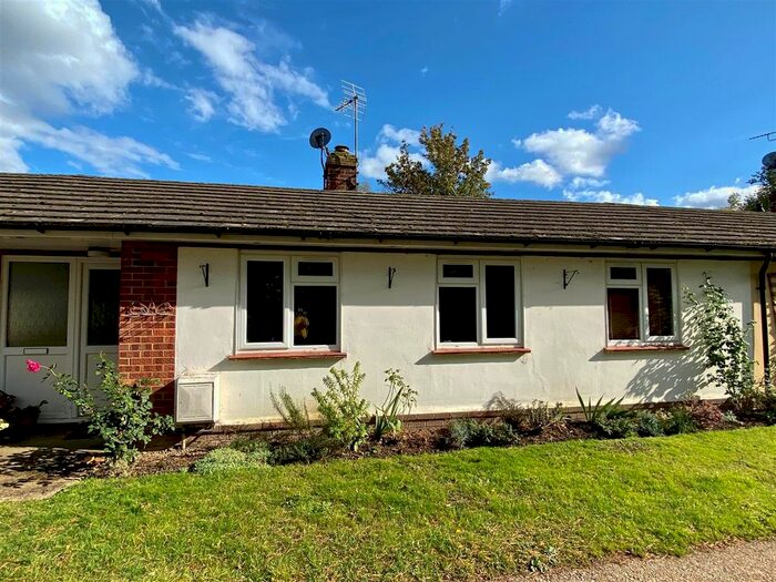 1 Bedroom Bungalow For Sale In Tilden Close, High Halden, Ashford, TN26