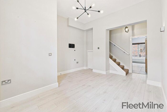 2 Bedroom Town House To Rent In Malvern Court, Albion Street, Birmingham, B1