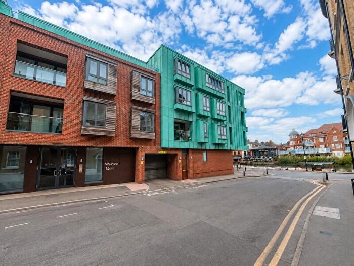 2 Bedroom Apartment For Sale In Windsor Quay, Windsor, SL4