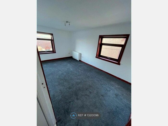 2 Bedroom Flat To Rent In Kilcreggan View, Greenock, PA15