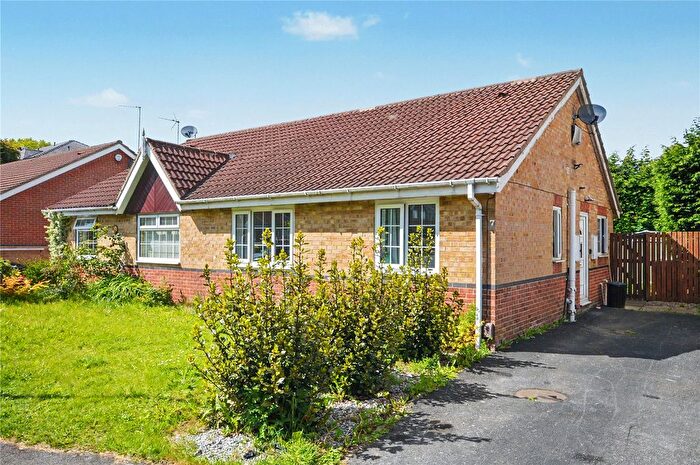 2 Bedroom Bungalow For Sale In Thorpe Gardens, Leeds, West Yorkshire, LS10