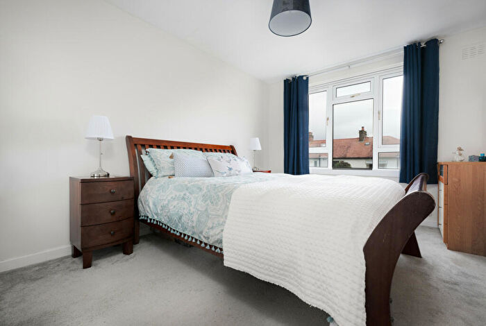 2 Bedroom Flat For Sale In Levanne Place, Gourock, PA19