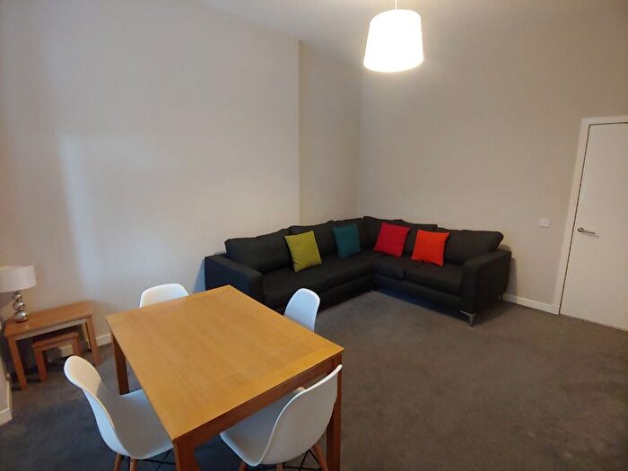 2 Bedroom Flat To Rent In Clarendon Place, St Georges Cross, Glasgow, G20