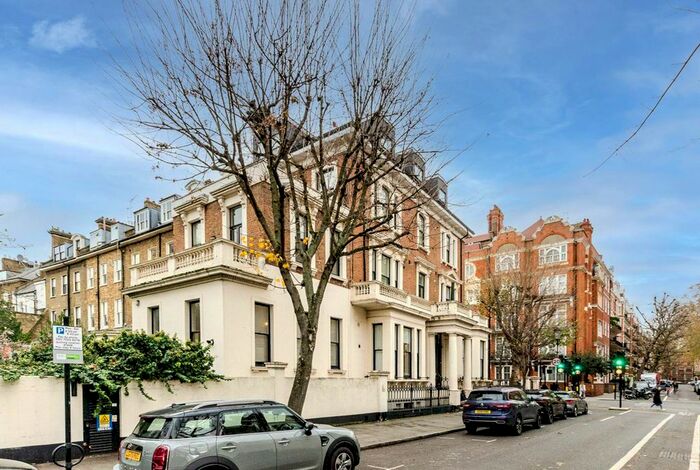 2 Bedroom Flat To Rent In Earls Court Square, Earls Court, London, SW5