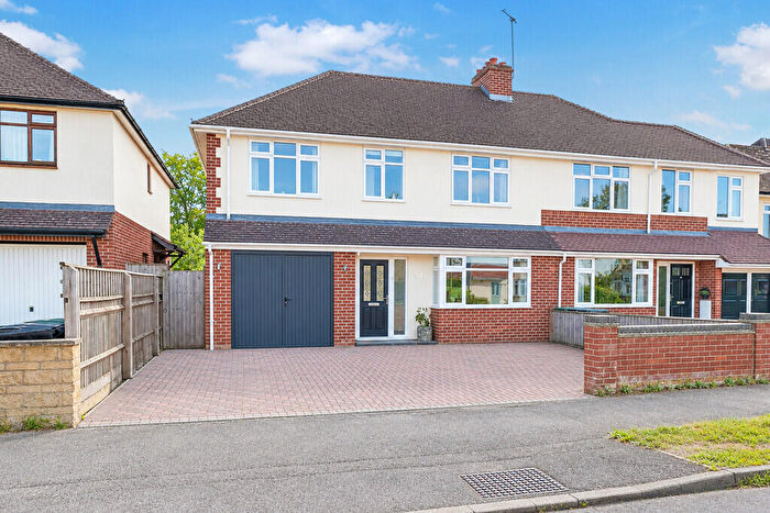 4 Bedroom Semi-Detached House For Sale In Abingdon, Oxfordshire, OX14