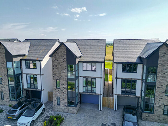 4 Bedroom Town House For Sale In Furlong View, The Paddock, CA2