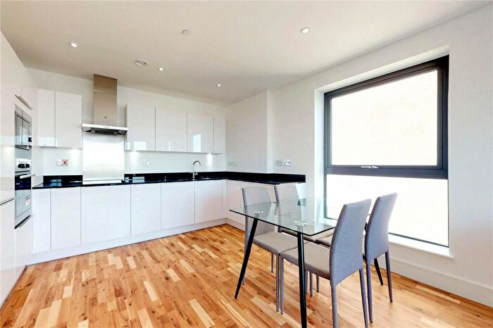 2 Bedroom Flat For Sale In City View Point, Poplar, E14