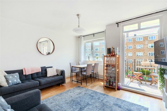 4 Bedroom Flat To Rent In Hayward Gardens, London, SW15