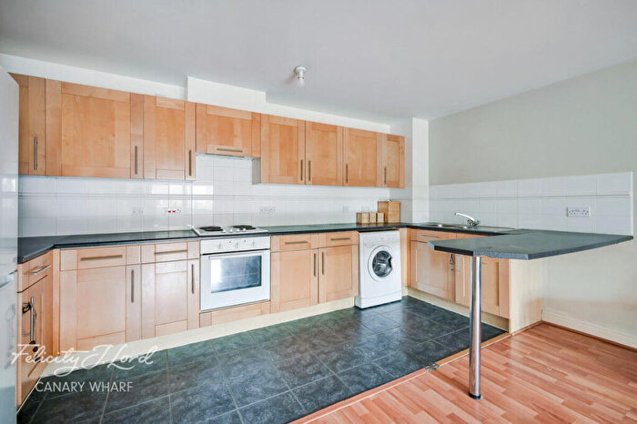 2 Bedroom Apartment To Rent In Lowestoft Mews, London, E16