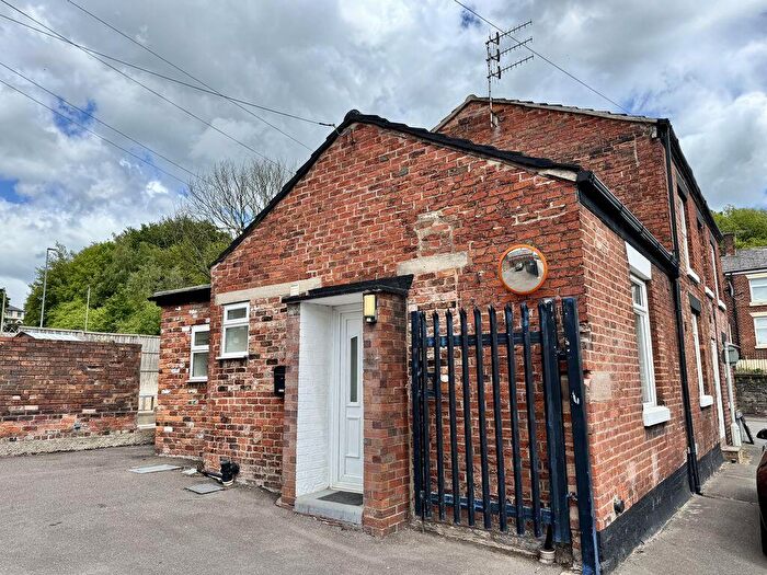 1 Bedroom Flat To Rent In Rood Hill, Congleton, CW12
