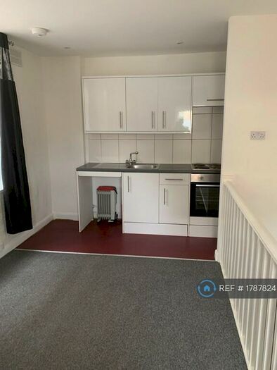 1 Bedroom Flat To Rent In Pelham Road, Seaford, BN25