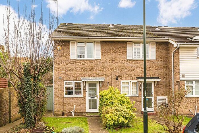 2 Bedroom Property To Rent In Tudor Gardens, Twickenham, TW1