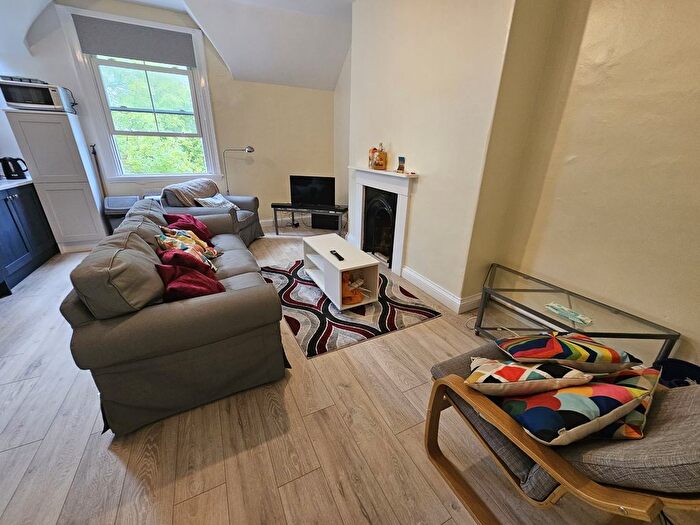 4 Bedroom Flat To Rent In Moorland Road, Leeds, LS6