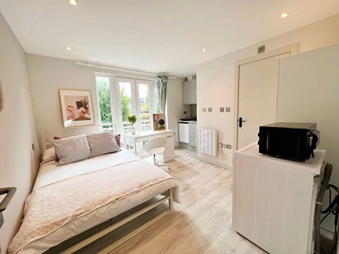 1 Bedroom Property To Rent In Sirdar Road, Southampton, SO17