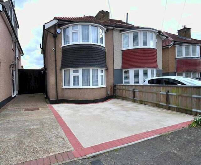 2 Bedroom Semi-Detached House To Rent In Colyton Close, Welling, DA16