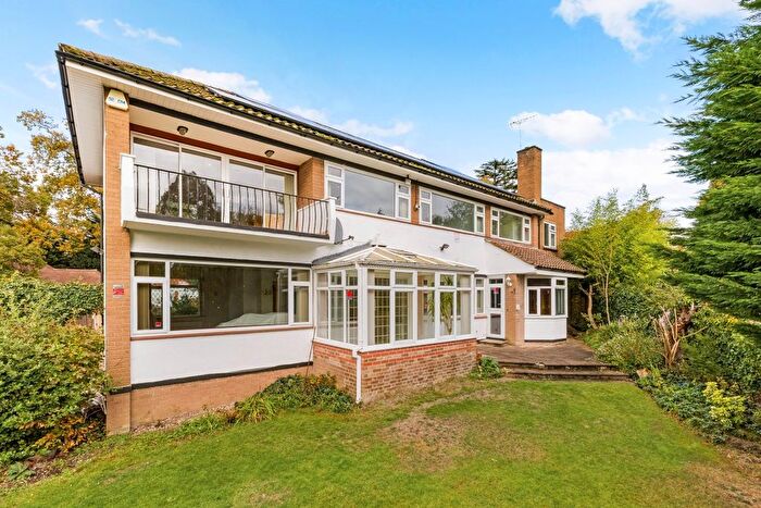 4 Bedroom Detached House To Rent In Fallowfield, Stanmore, HA7