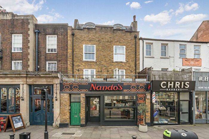 2 Bedroom Flat For Sale In Chiswick High Road, Chiswick, W4