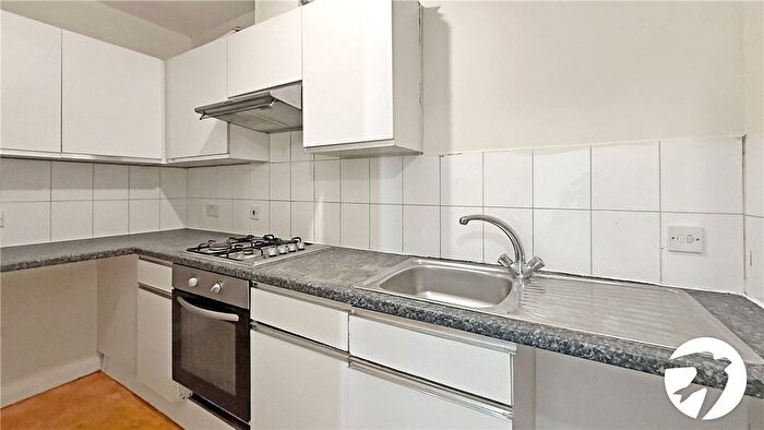 1 Bedroom Flat To Rent In Carlton Parade, Orpington, BR6