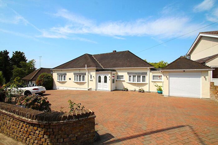 3 Bedroom Bungalow For Sale In Tredinnock, Orange Tree Hill, Havering-atte-Bower, Romford, RM4