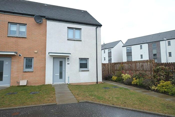 2 Bedroom End Of Terrace House To Rent In Huntly Crescent, Stirling, FK8