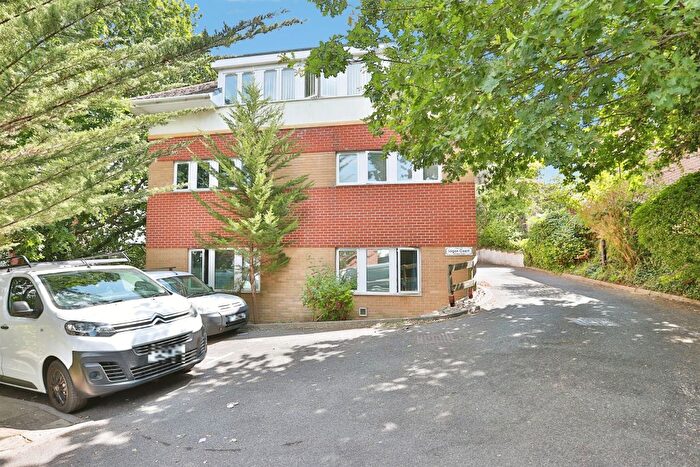 3 Bedroom Flat For Sale In Alder Road, Poole, BH12
