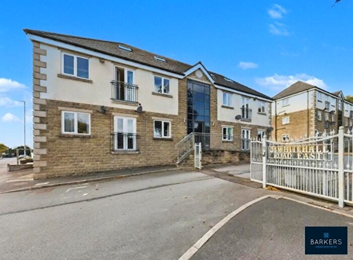 2 Bedroom Apartment For Sale In Whitehall Road East, Birkenshaw, BD11