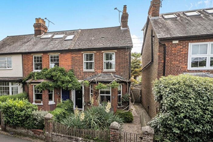 3 Bedroom End Of Terrace House For Sale In Hitcham Road, Burnham, Buckinghamshire, SL1
