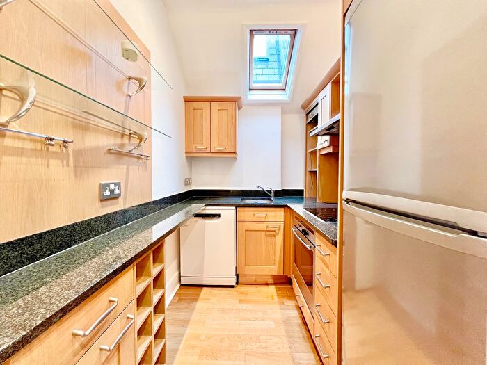 3 Bedroom Flat To Rent In Ornan Road, Belsize Park, NW3