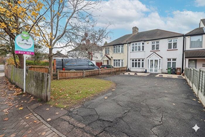 4 Bedroom Semi-Detached House For Sale In Baring Road, Grove Park, SE12