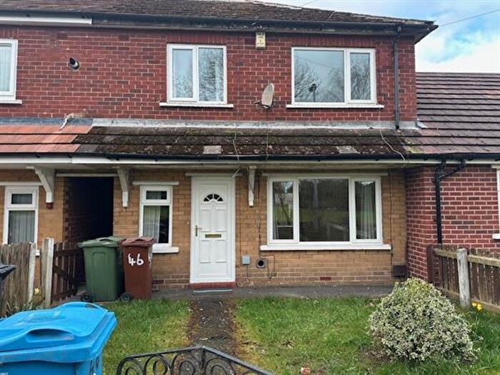 2 Bedroom Town House To Rent In Brierley Avenue, Oldham, M35