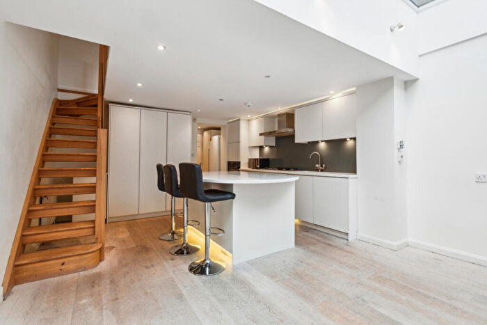 4 Bedroom Terraced House To Rent In Mornington Crescent, Mornington Crescent, NW1