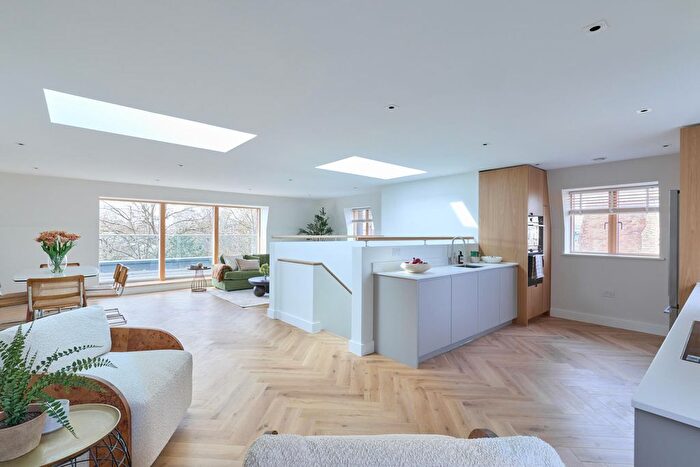 4 Bedroom Flat To Rent In Flat, Hills Road, Cambridge, CB2