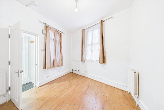 1 Bedroom Apartment To Rent In Hart Street, Reading, Berkshire, RG1