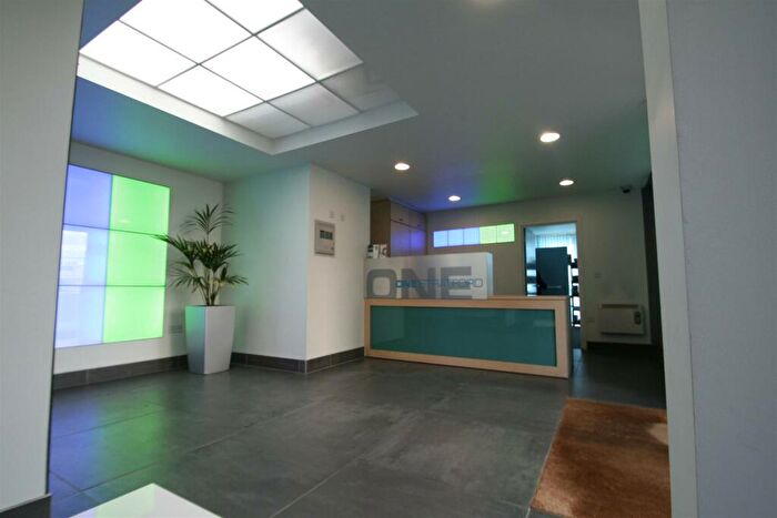 2 Bedroom Apartment To Rent In High Street, London, E15