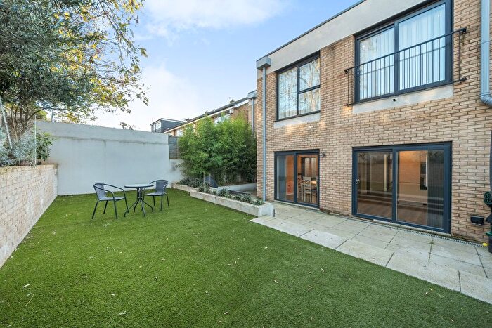 5 Bedroom Semi Detached House To Rent In Davison Close, Greenwich, SE13