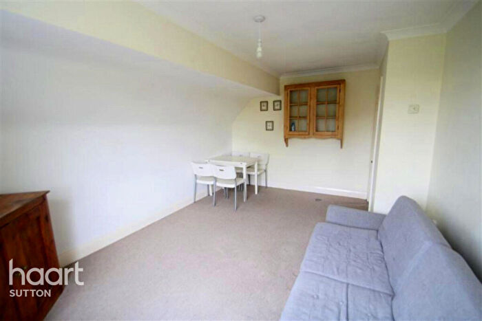 1 Bedroom Flat To Rent In Brighton Road, Sutton, SM2