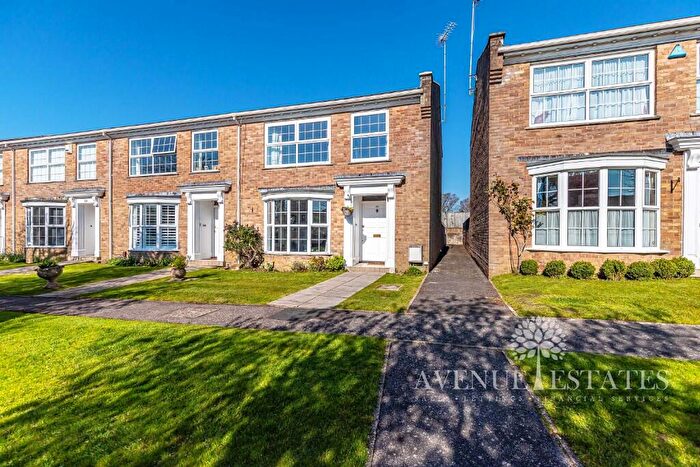 3 Bedroom Semi Detached House For Sale In Wedgwood Drive, Poole, Dorset, BH14