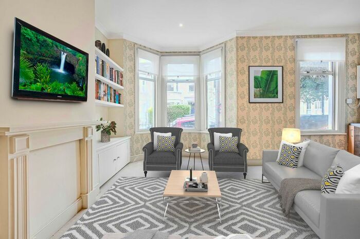 1 Bedroom Flat To Rent In Eccles Road, London, SW11