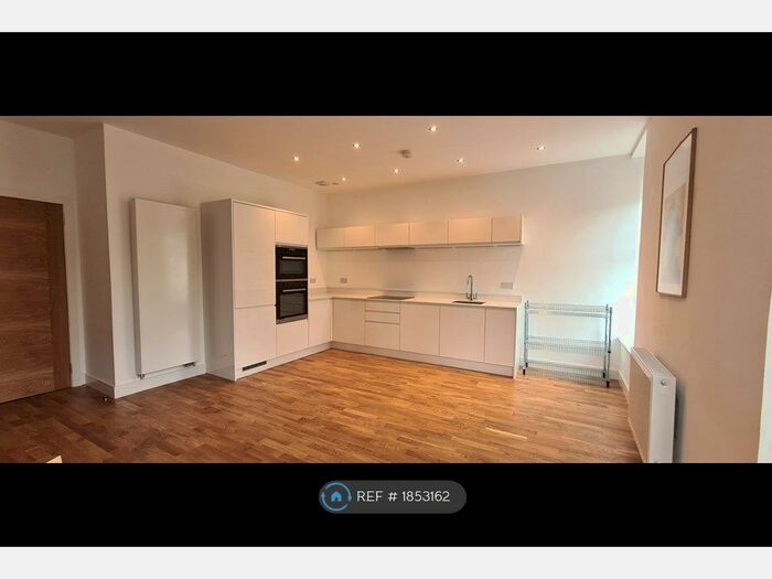 2 Bedroom Flat To Rent In Station Road, Milngavie, Glasgow, G62