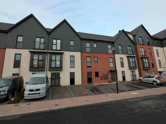 2 Bedroom Flat To Rent In Ffordd Penrhyn, Barry, CF62