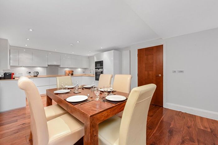 2 Bedroom Flat To Rent In Tavistock Place, London, WC1H