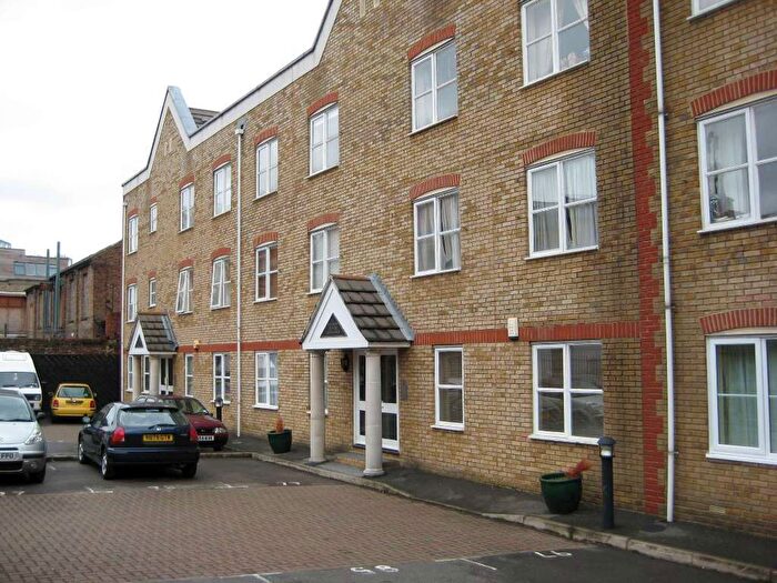 3 Bedroom Flat To Rent In Kent Wharf, Laburnum Street, Hackney, E2