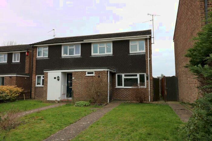3 Bedroom Semi-Detached House To Rent In The Fells, Tilehurst, Reading, RG31