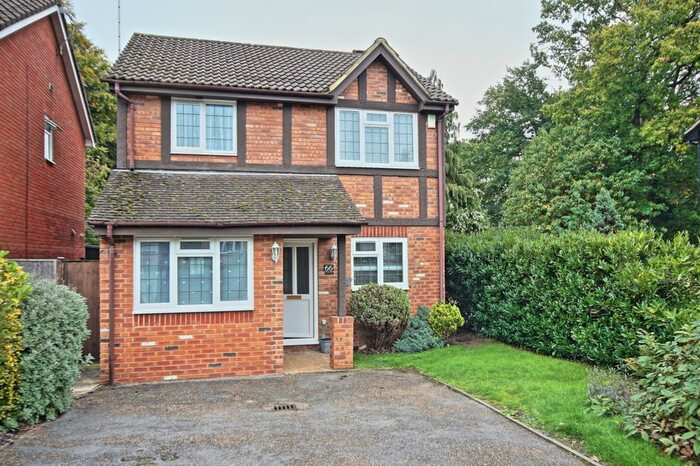 4 Bedroom Detached House To Rent In Alexandra Gardens, Knaphill, Woking, GU21