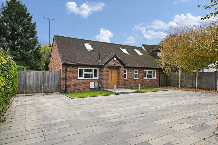 4 Bedroom Detached House To Rent In Bell Lane, Fetcham, Leatherhead, Surrey, KT22