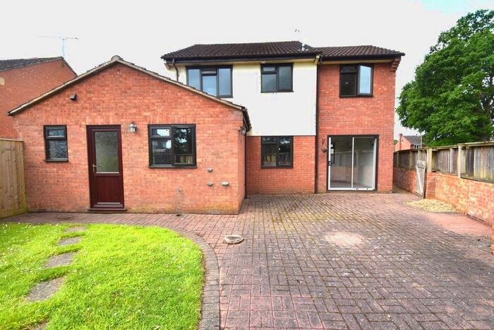 4 Bedroom Detached House To Rent In Beech Close, Willand, Cullompton, EX15