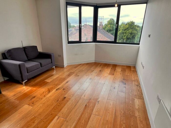 1 Bedroom Flat To Rent In Pembroke Road, London, N10