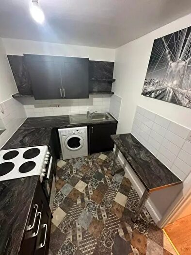 1 Bedroom Flat To Rent In Dellow Close, Ilford, IG2