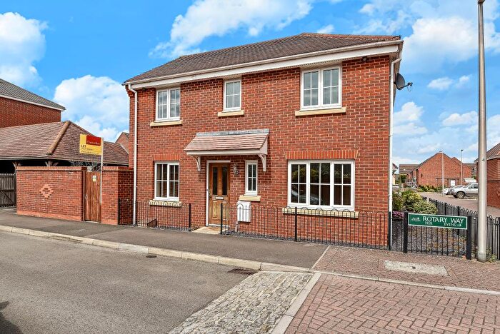 3 Bedroom Semi-Detached House To Rent In Thatcham, Berkshire, RG19